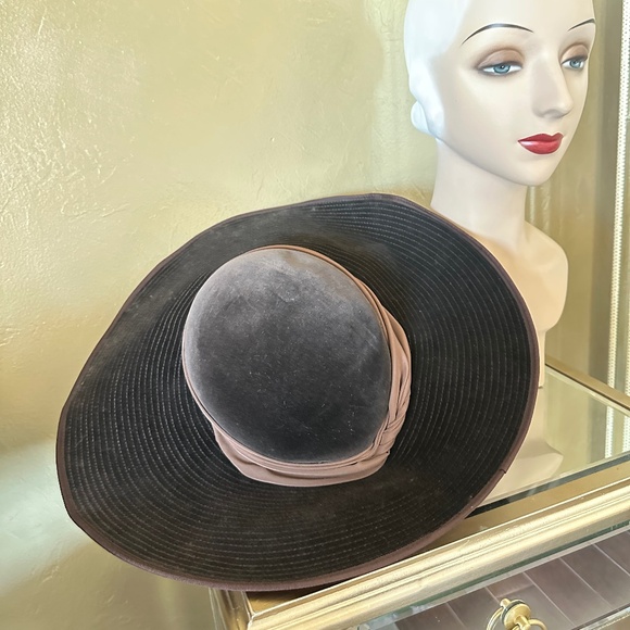 SENSATIONAL DESIGNER 1950s\' EGGPLANT COLOR VELOUR + TOPSTITCHED WIDE BRIM HAT main image 4